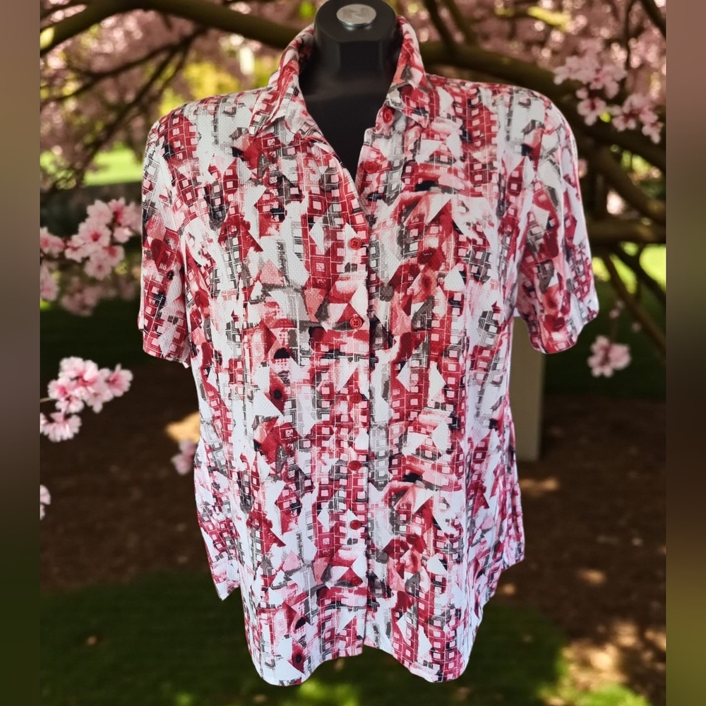 Northern Reflections Red & Pink Patterned Short Sleeve Blouse With Back Ruffle